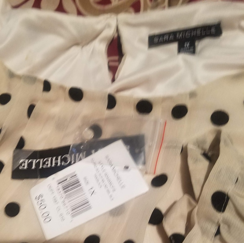 Plus sized Blouse - Picture 3 of 5